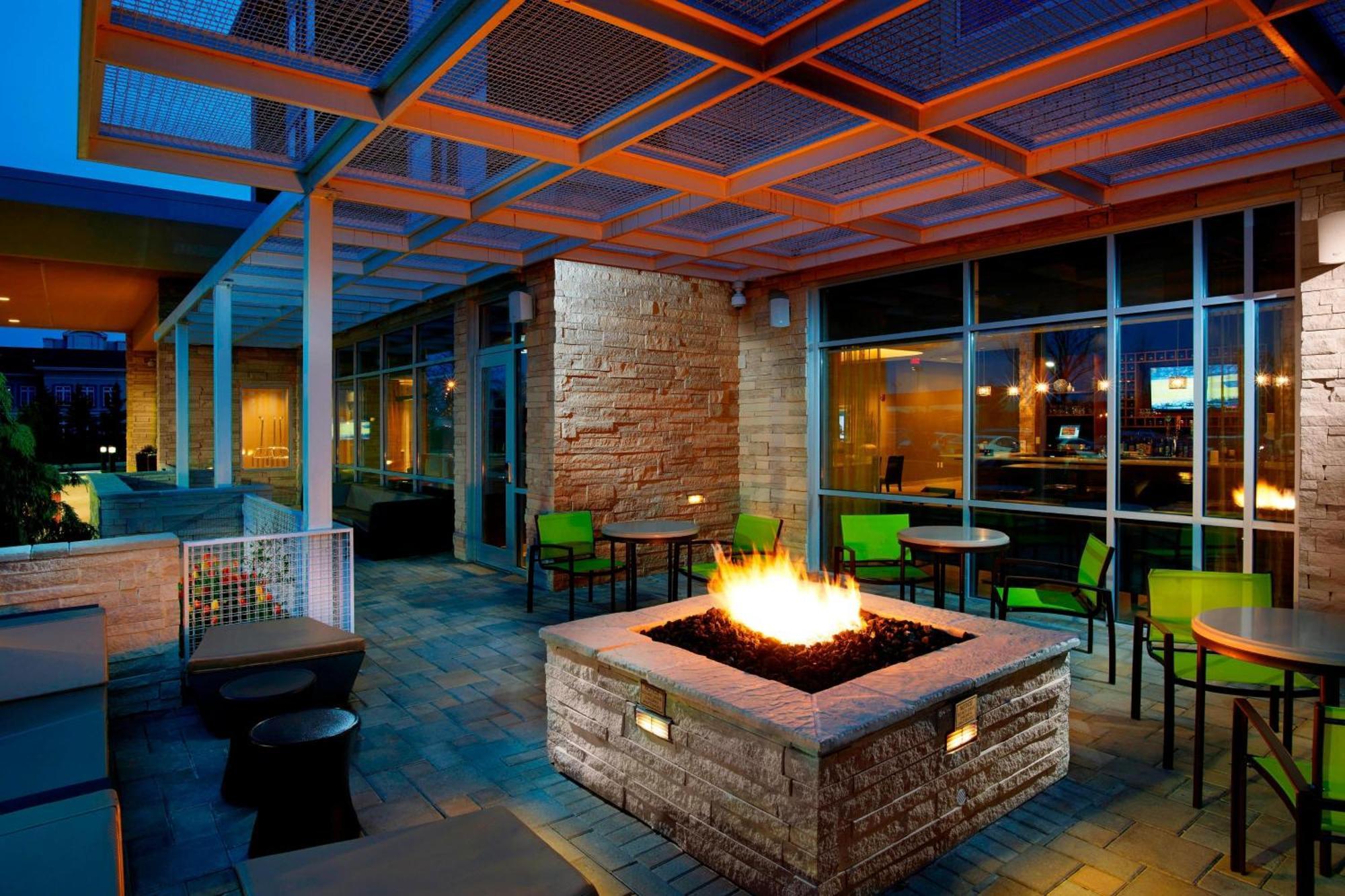 Springhill Suites By Marriott Dayton Beaver Creek Exterior foto